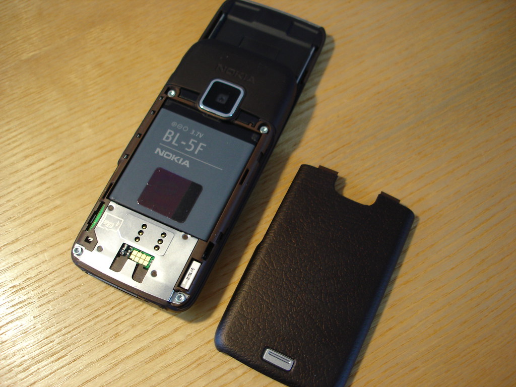 E65 Battery Cover