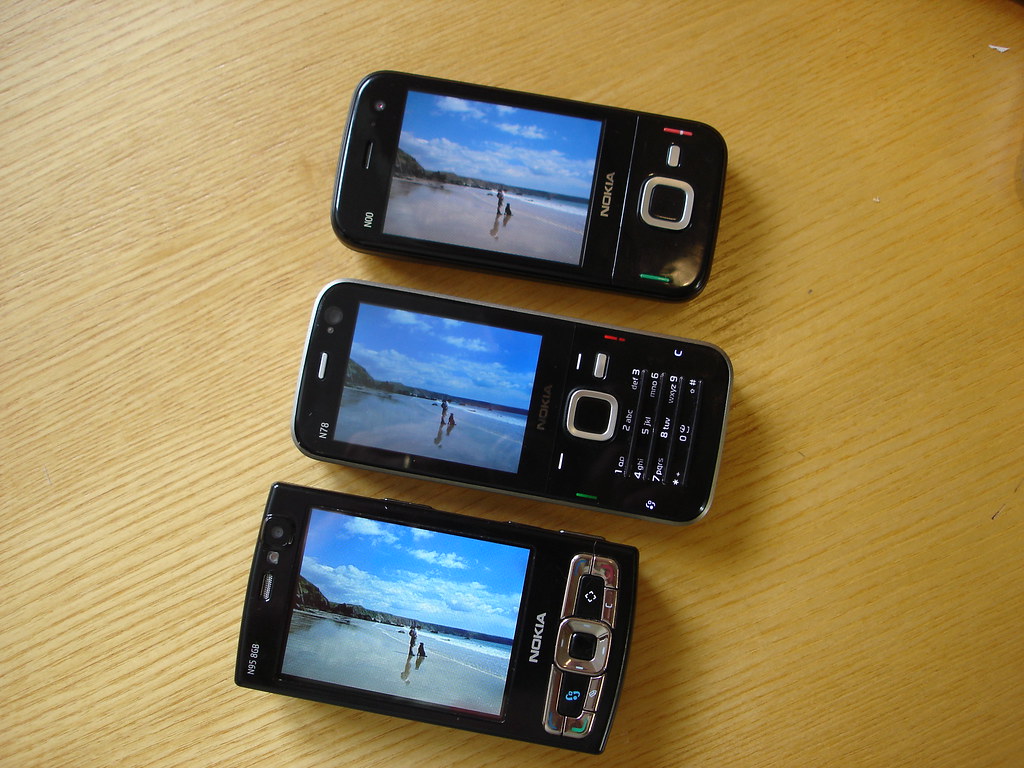 AM OLED screen comparison