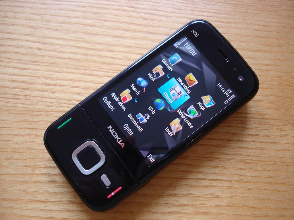 Nokia N85 slide closed